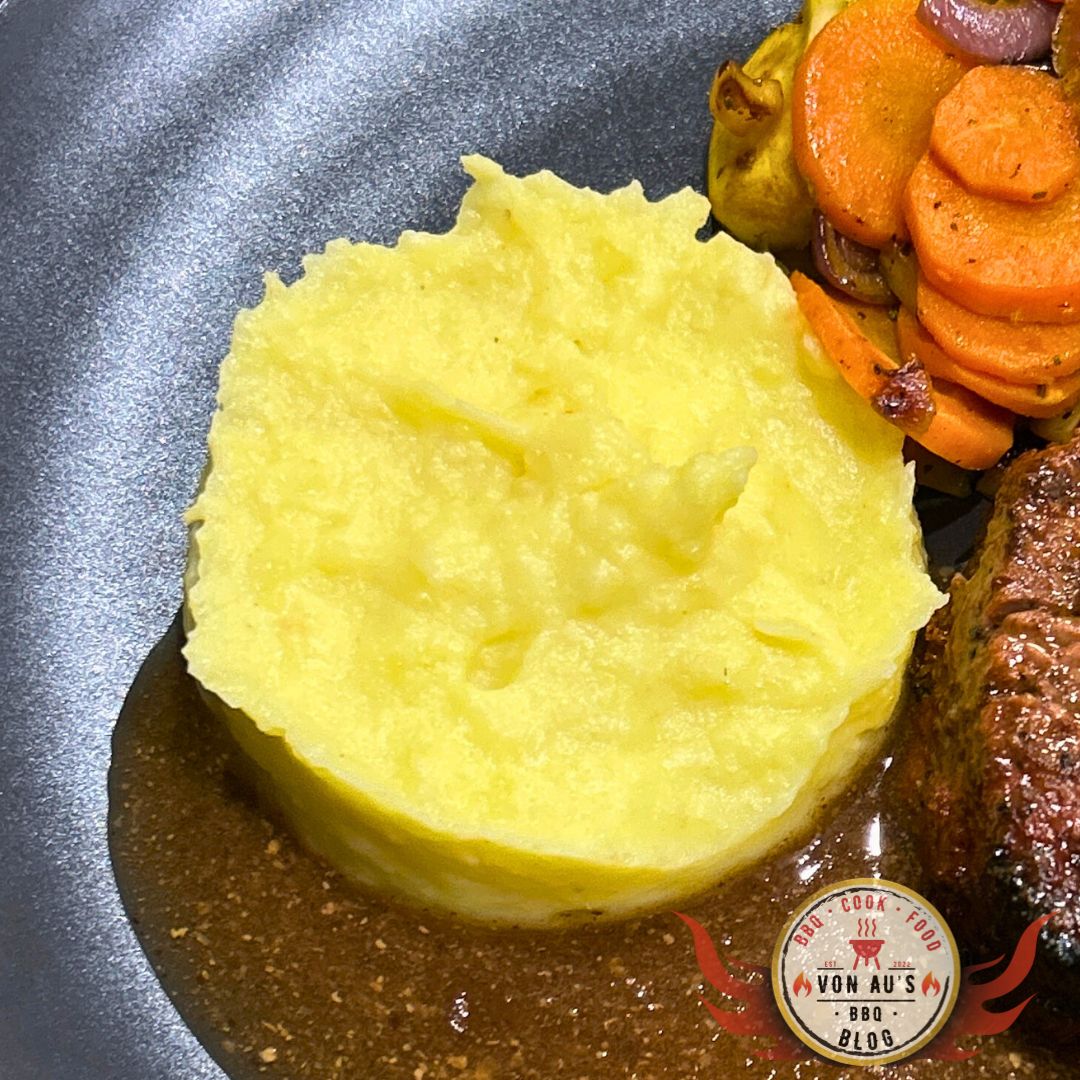 Cremiges Kartoffel-Pastinaken-Pürree mit Orangensalz