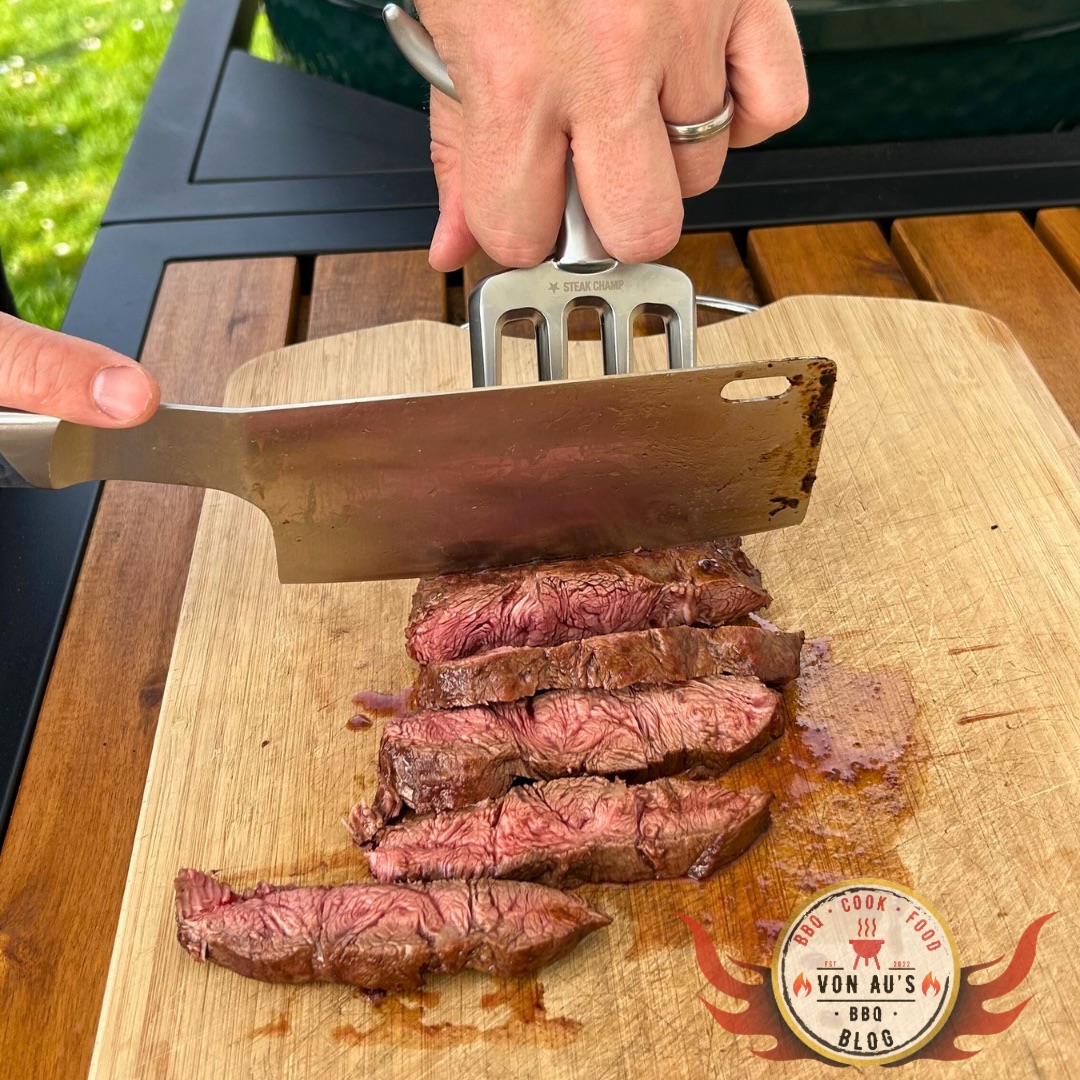 Flanksteak von der Lavasteinplatte
